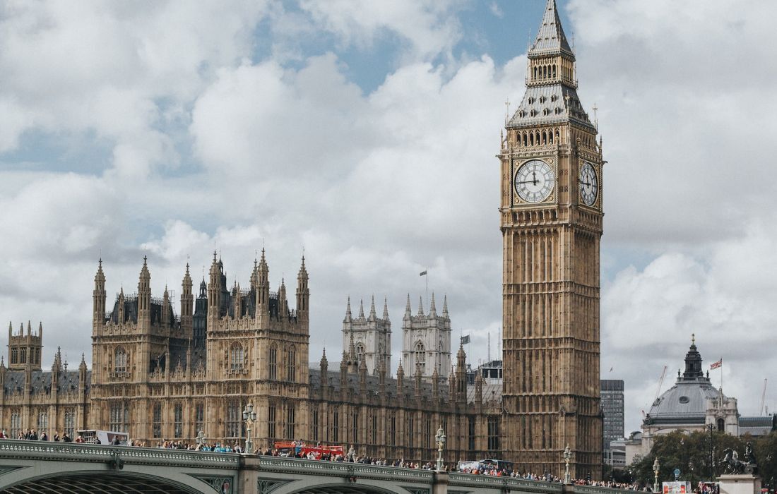 Após cinco anos de restauração, Big Ben volta a marcar o ritmo em Londres