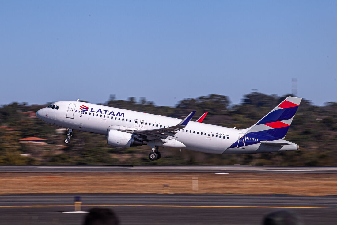 Latam amplia malha aérea em Pernambuco para alta temporada de verão