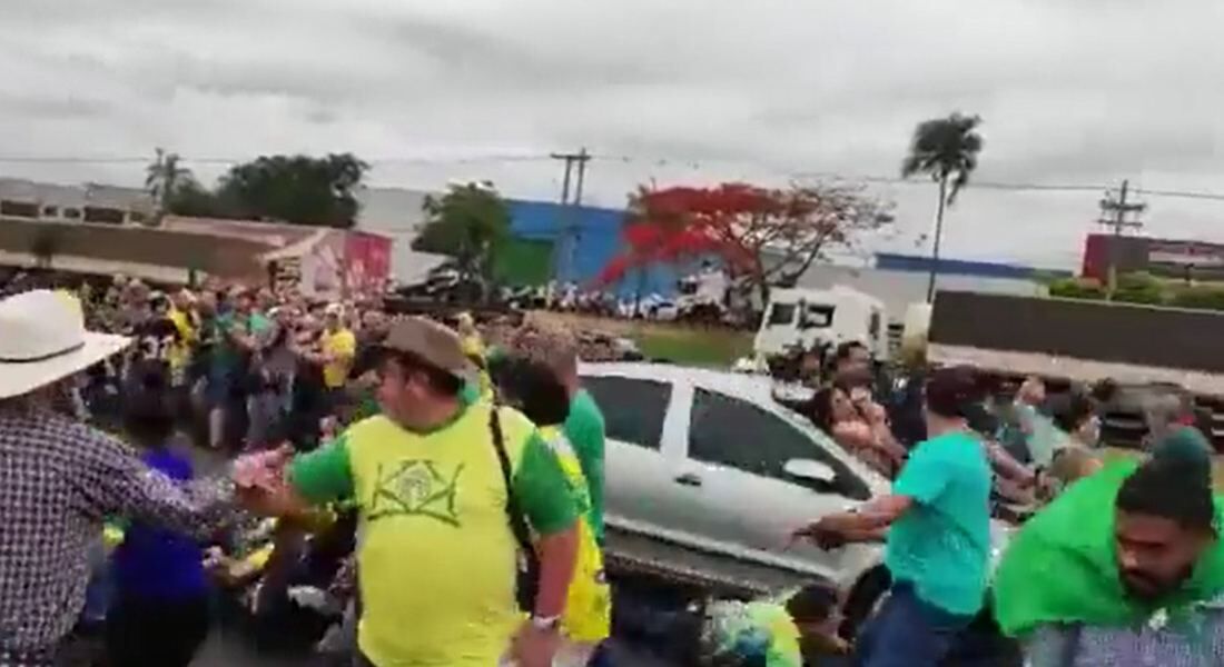 Grupo bolsonarista é atropelado por carro, em Mirassol (SP)