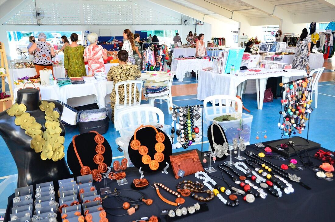 Lar do Nenen realiza bazar solidário no Cabanga Iate Clube