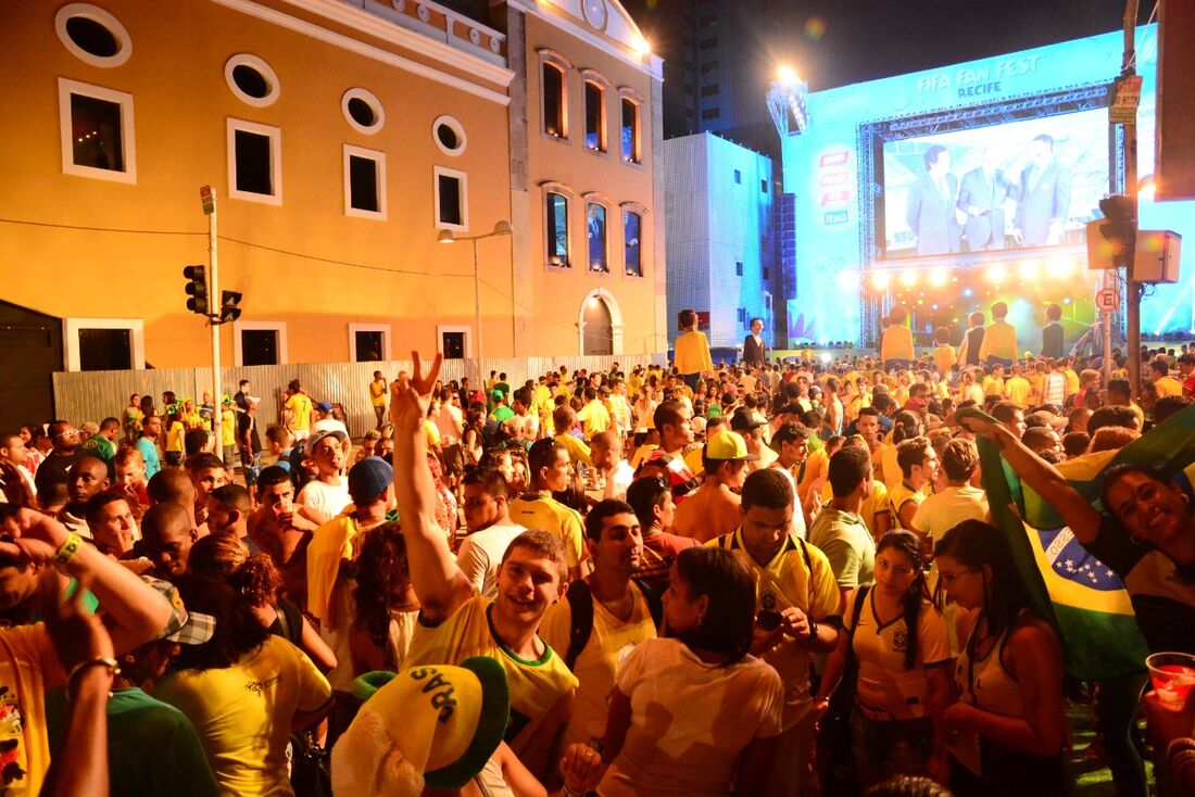 Centro contará com telão para exibição do jogo da Copa nesta sexta