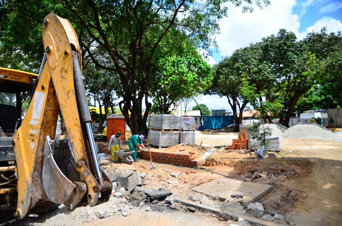 Obras da primeira Praça da Infância