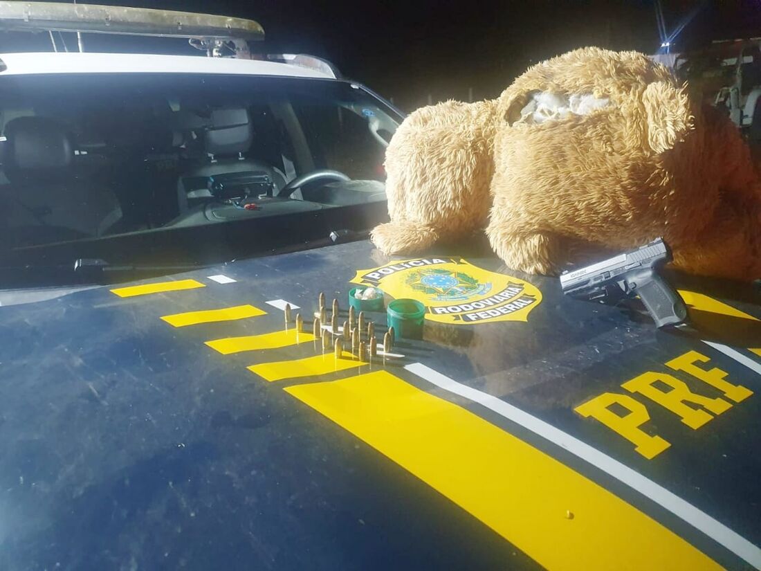 Armas são encontradas dentro de urso de pelúcia, em Salgueiro