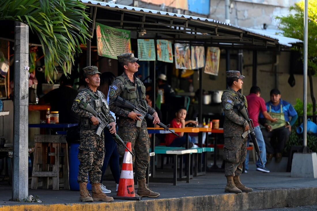 El Salvador prorroga regime de exceção para atacar gangues