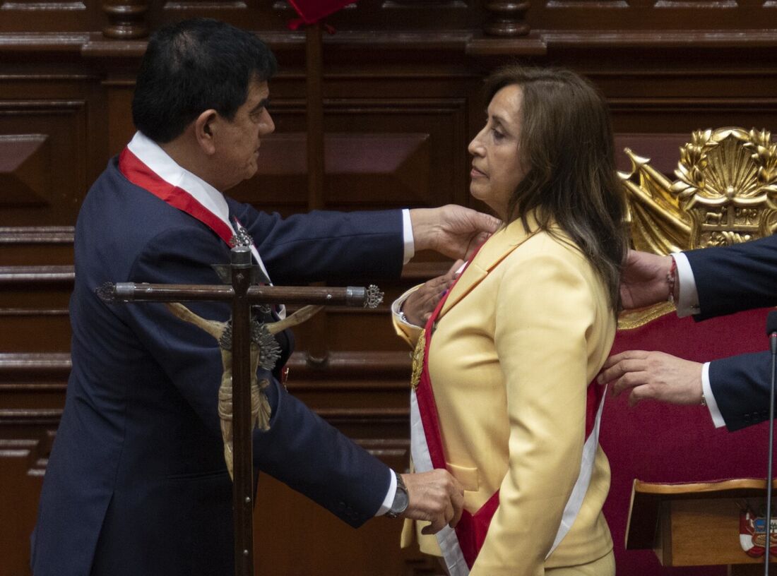 Boluarte tomou posse após queda de Castillo