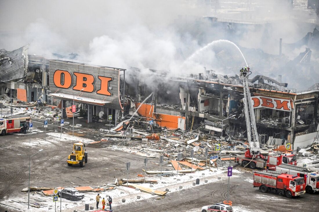 Grande incêndio em shopping perto de Moscou deixa 1 morto