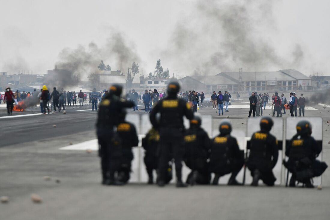 Manifestantes no Peru pede a renúncia da presidente Dina Boluarte 