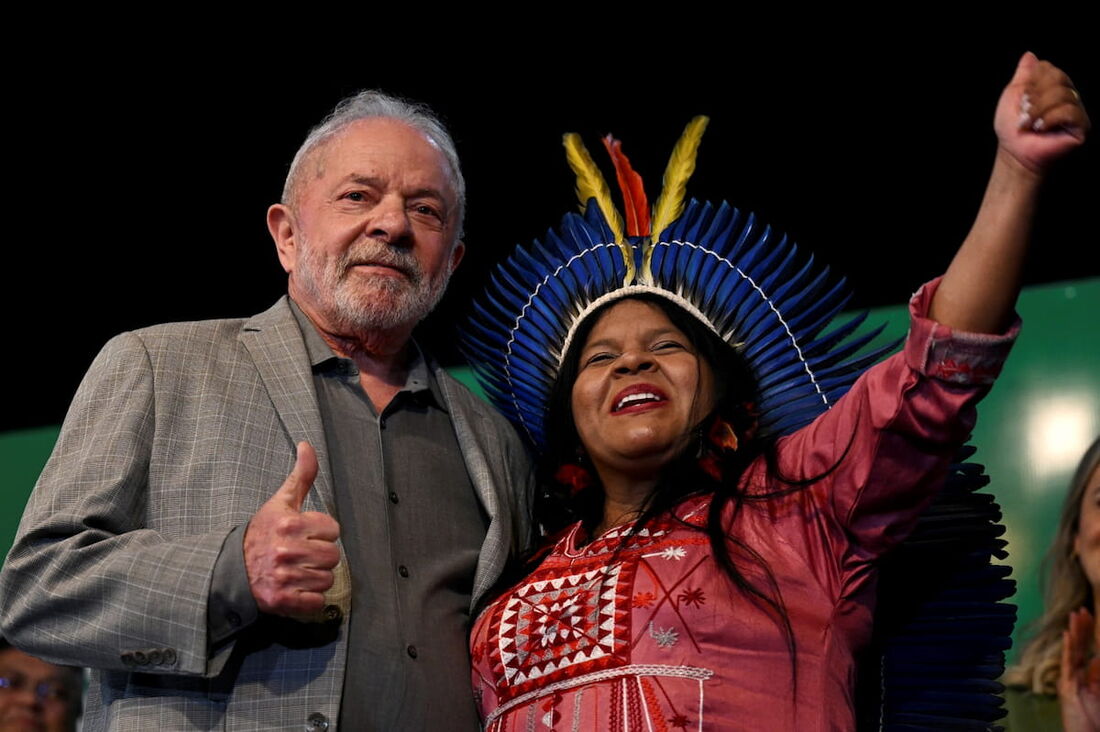 Lula com Sonia Guajajara 