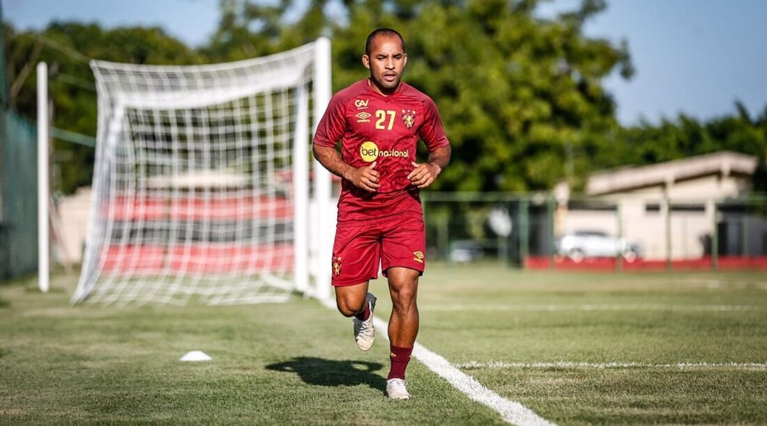 Edinho, atacante do Sport