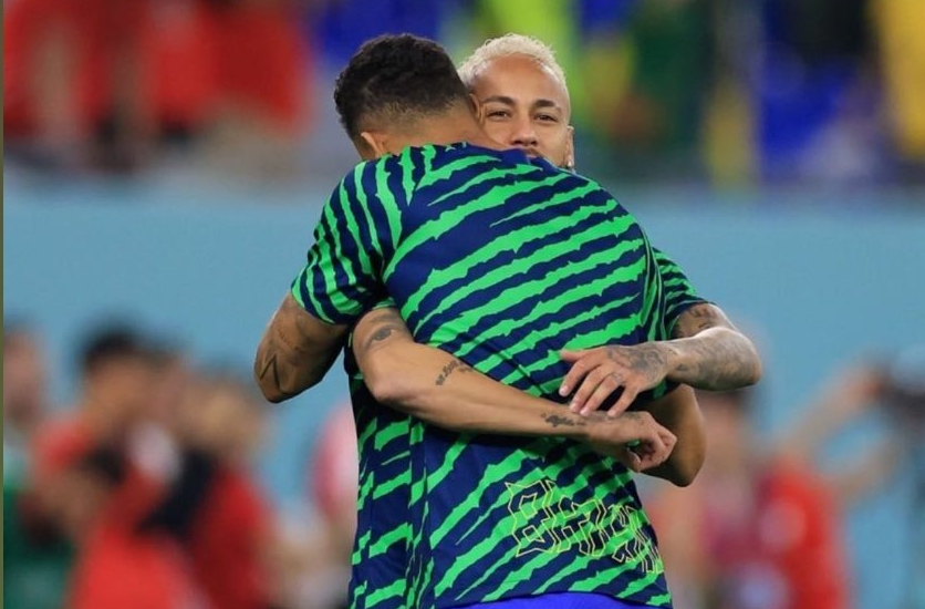 Neymar e Danilo voltaram a campo, nesta segunda (5), após se recuperarem de lesão.