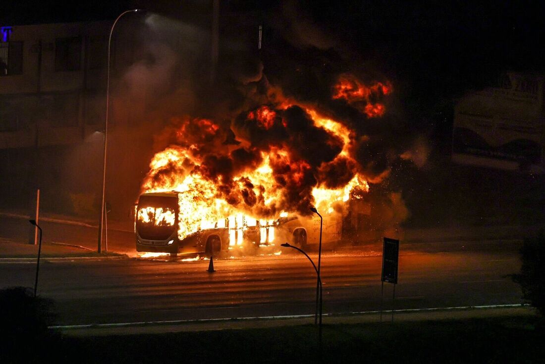 Ônibus incendiados em Brasília