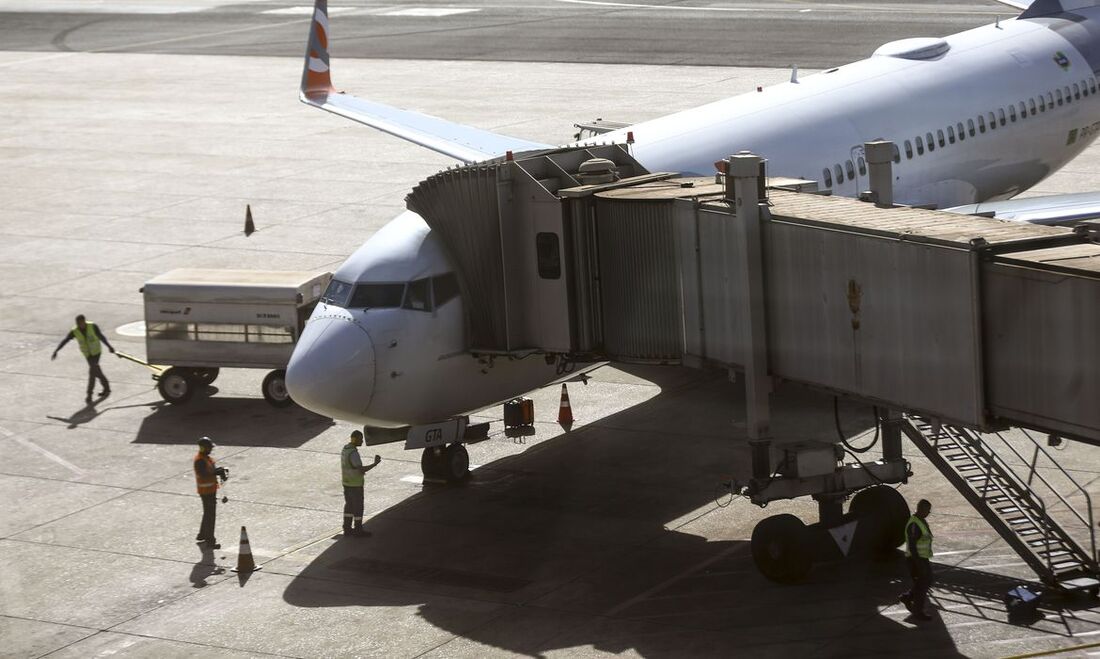 Desde a última segunda-feira (19), profissionais da categoria têm feito paralisações entre as 6h às 8h, em diversos aeroportos do país