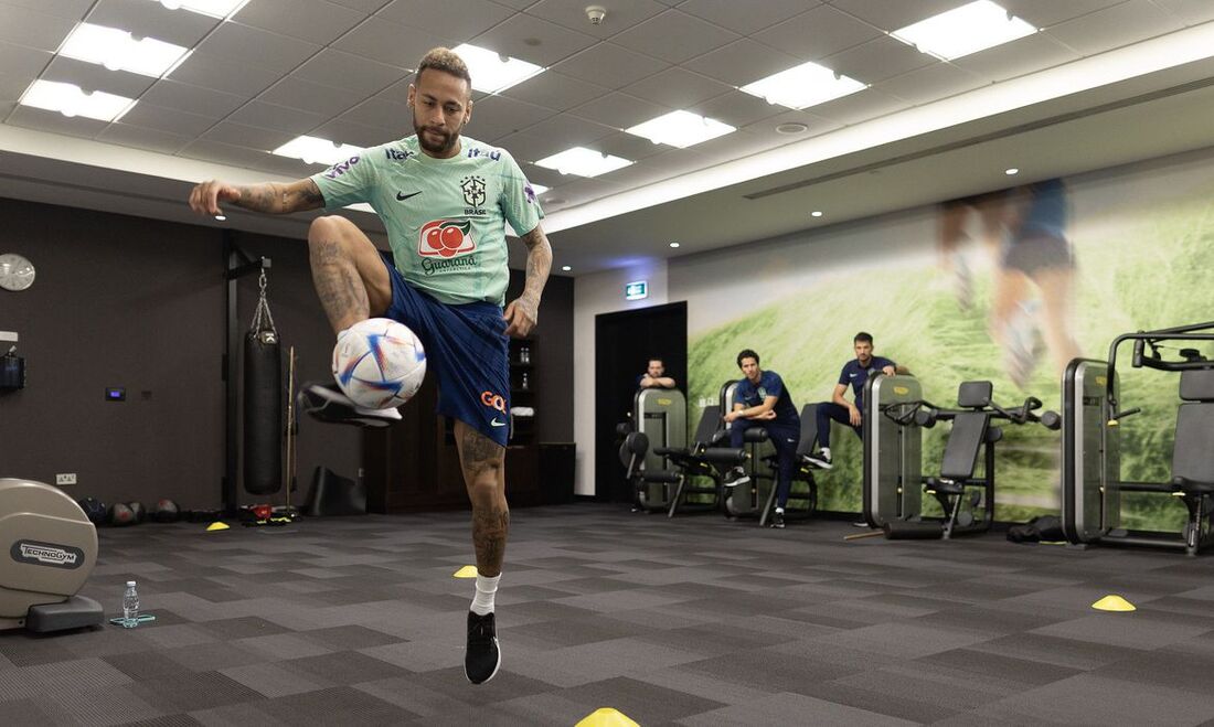 Neymar tem evoluído da lesão no tornozelo direito