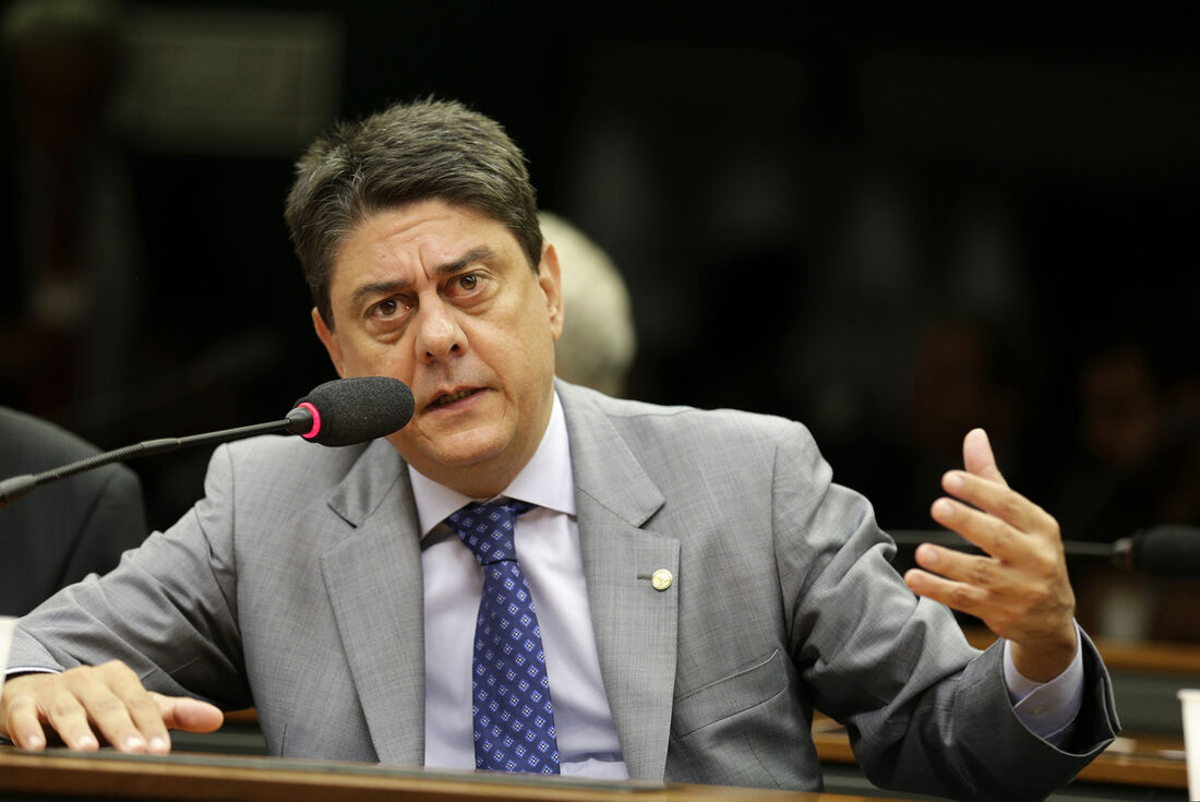 Wadih Damous. O ex-deputado federal foi presidente da OAB do Rio de Janeiro e figurou como advogado de defesa do presidente Luiz Inácio Lula da Silva