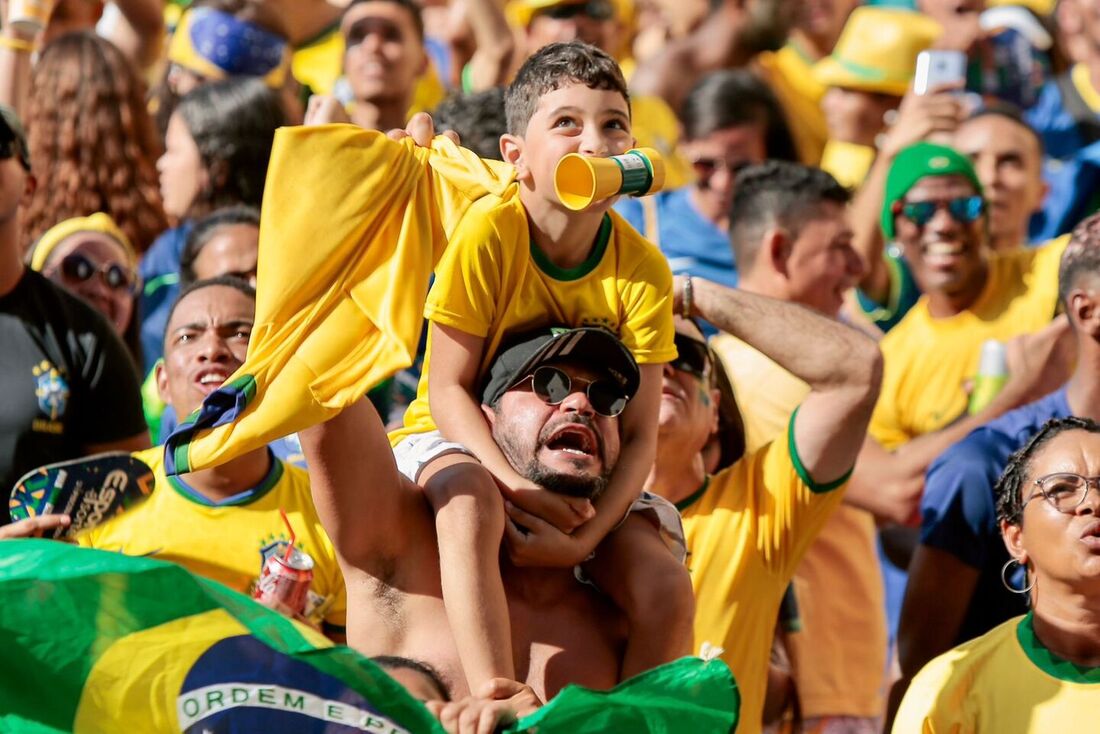 Quer assistir ao jogo do Brasil, nesta sexta-feira (02), com os amigos?  Confira algumas opções - Folha PE