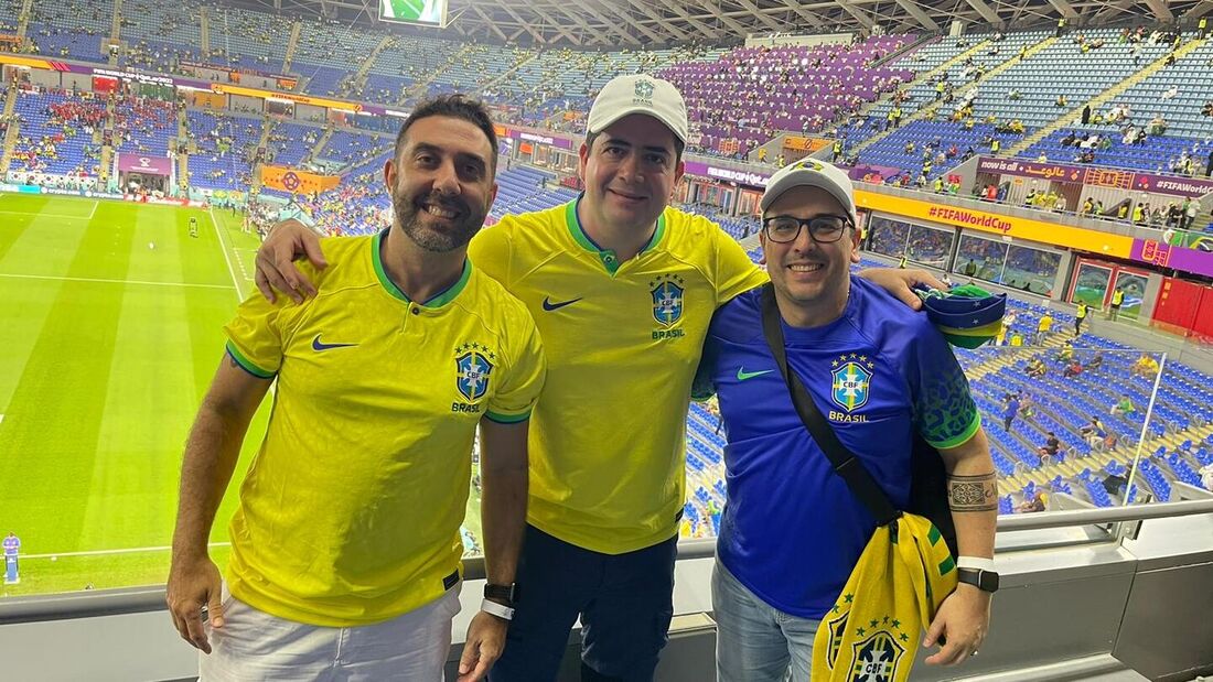 Amigos juntaram dinheiro por 4 anos e assistiram 4 jogos da Copa do Mundo direto do Catar