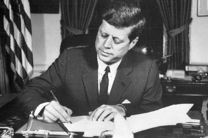 John F. Kennedy detinha altas taxas de popularidade nos Estados Unidos antes de ser morto