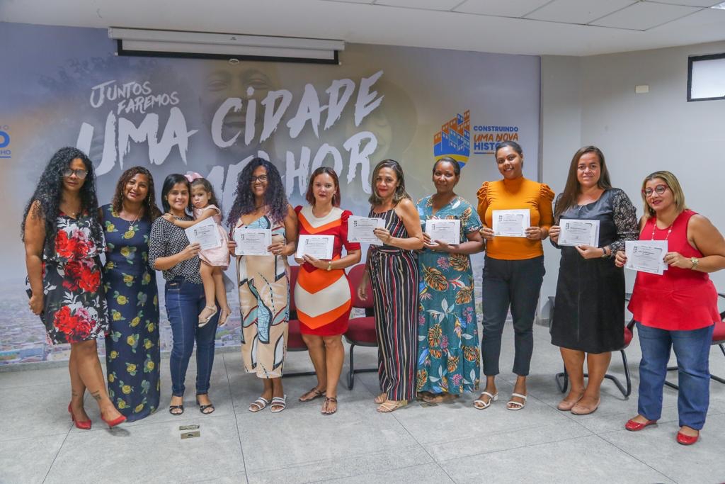 Entrega de certificados no Cabo de Santo Agostinho