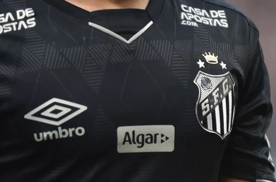 Em 2019, a camisa de Soteldo continha uma coroa sobre o escudo; agora homenagem será estendida a todo o time 