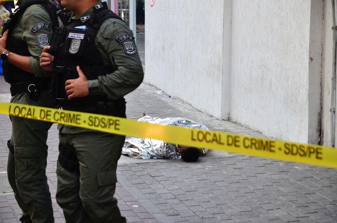 O morador de rua era ex-presidiário e morreu no local