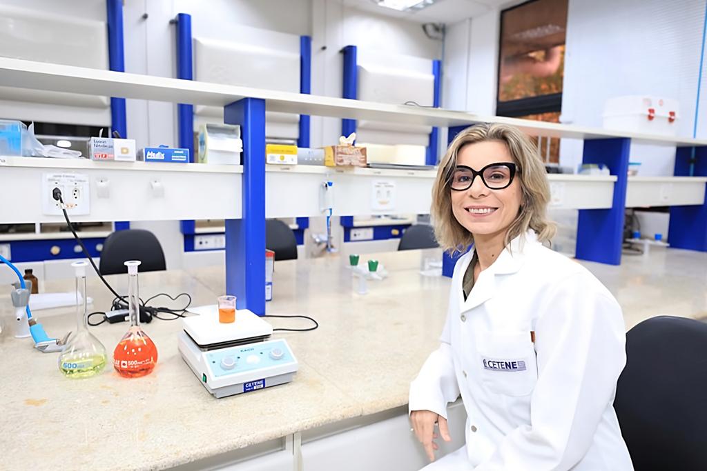 Giovanna Machado, diretora da CETENE  e criadora do programa Futuras Cientistas 