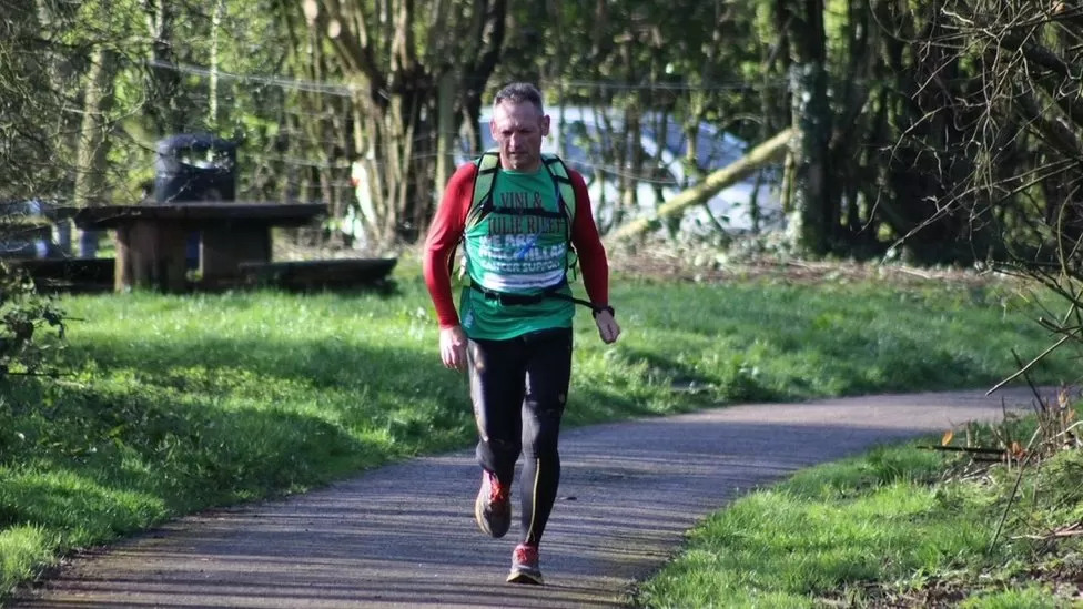 Gary McKee, britânico que correu 365 maratonas em 365 dias em 2022