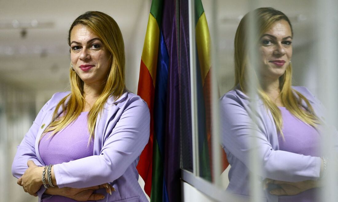 Symmy Larrat, primeira travesti a entrar no segundo escalão do Governo Federal