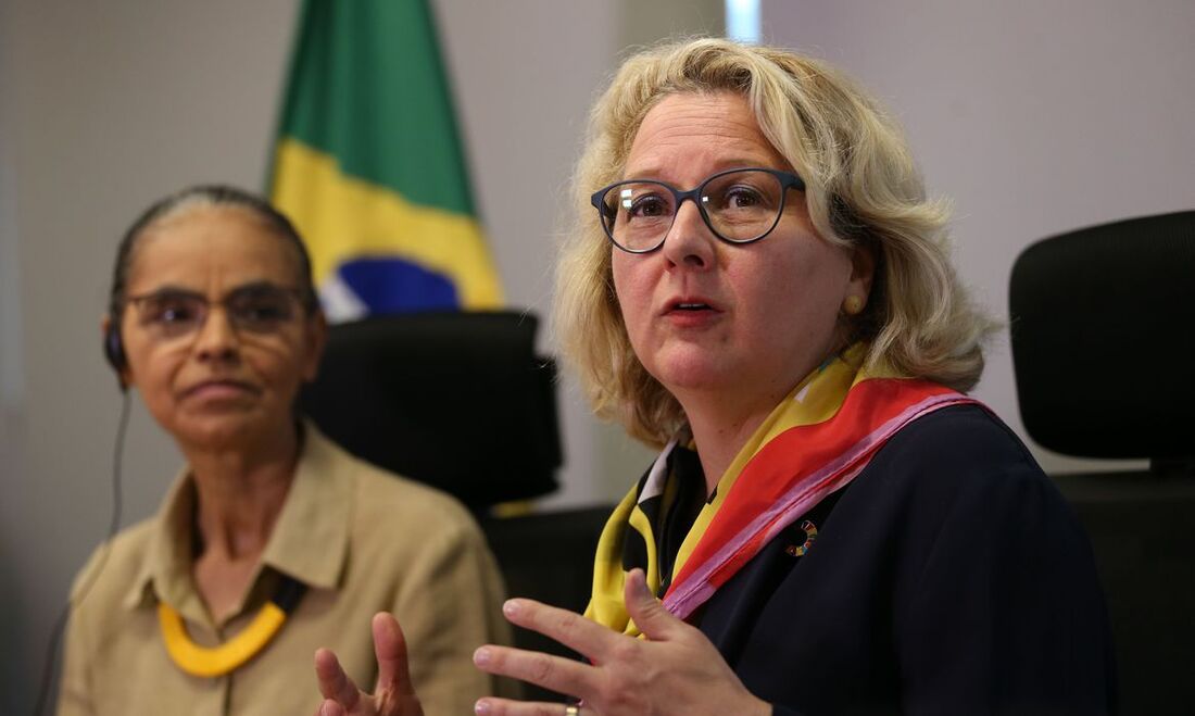 Ministra da Cooperação Econômica e do Desenvolvimento da Alemanha, Svenja Schulze, em coletiva com a ministra do Meio Ambiente, Marina Silva