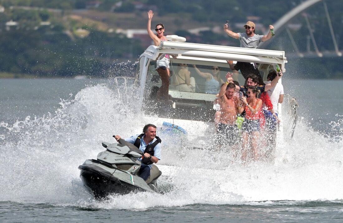 Bolsonaro em um jet ski