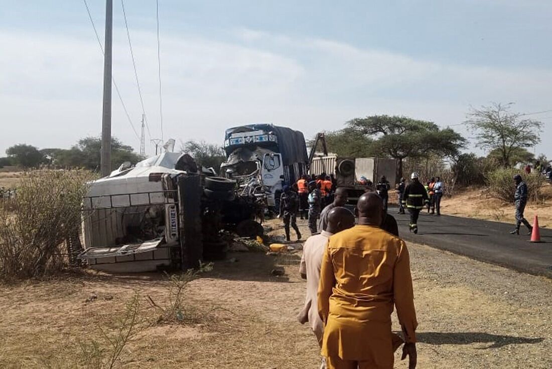 Acidente de ônibus e caminhão no Senegal deixa 20 mortos