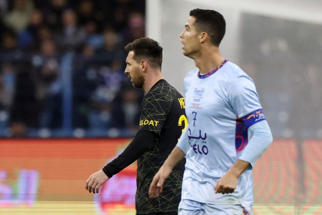 Messi - pelo PSG - e CR7 - já no Al Nassr - em campo no amistoso disputado no último mês de julho 