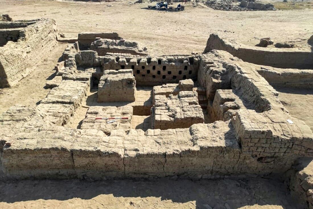 vista de uma escavação de uma "cidade residencial completa da era romana" de 1.800 anos no coração da cidade de Luxor, no sul