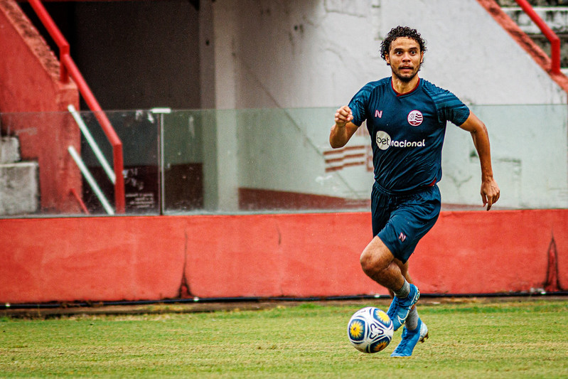 Victor Ferraz, lateral do Náutico