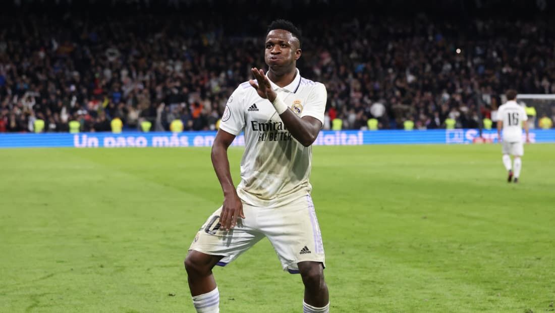 Vini Jr celebrando o último gol da vitória do Real contra o Atlético