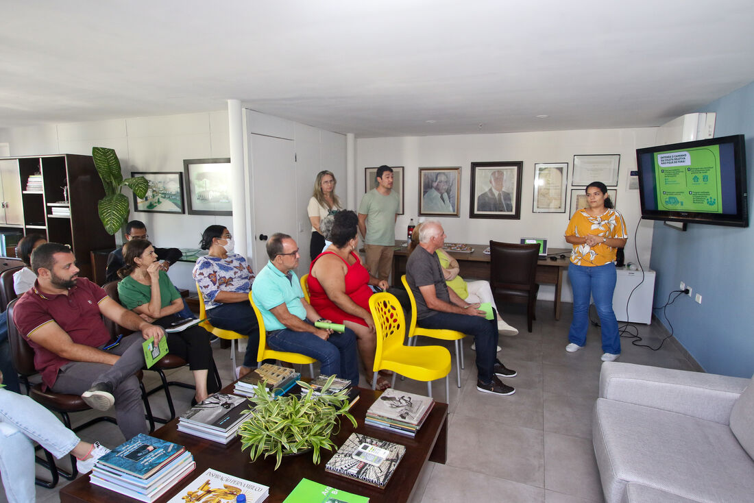 Colaboradores da Folha de Pernambuco participaram de palestra sobre coleta seletiva