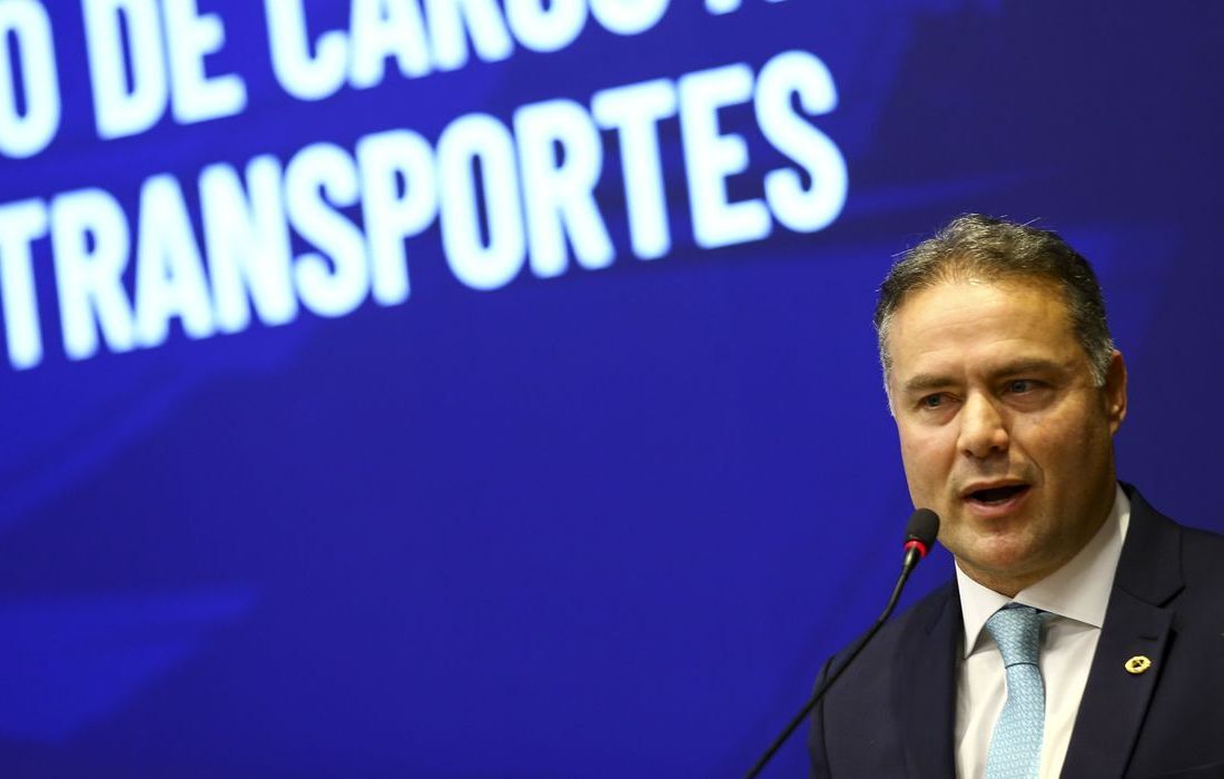 Renan Filho, Ministro dos Transportes de Lula