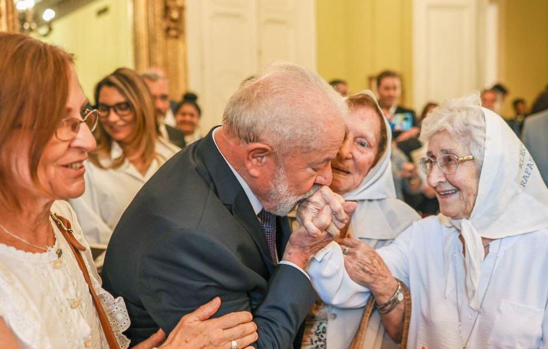 Argentina: Lula se encontra Mães e Avós da Praça de Maio 