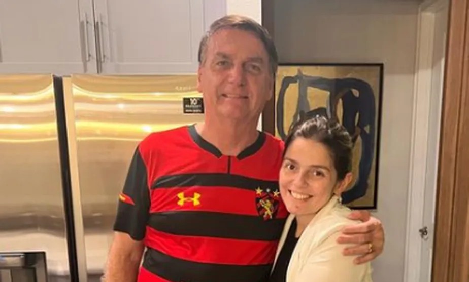 A chef Karlota Fonseca e o ex-presidente Jair Bolsonaro 