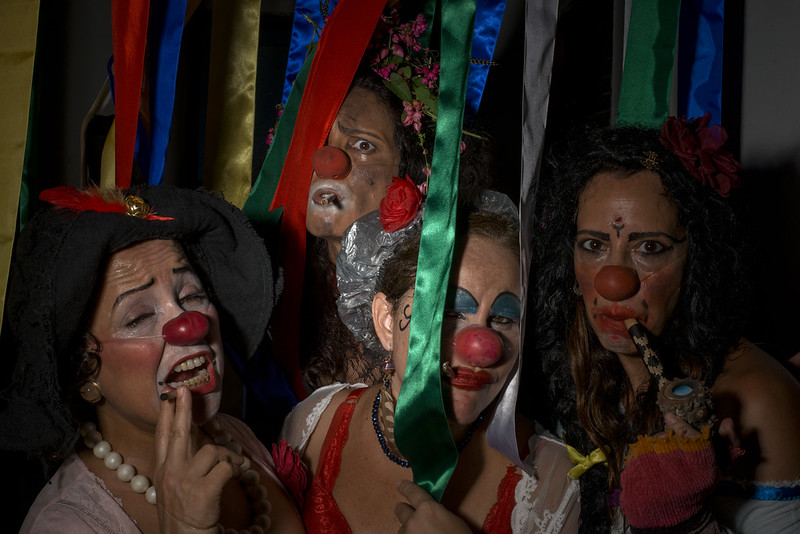 Mesa de Glosar é um dos espetáculos em cartaz no Festival Palhaçaria, dentro da programação do JGE