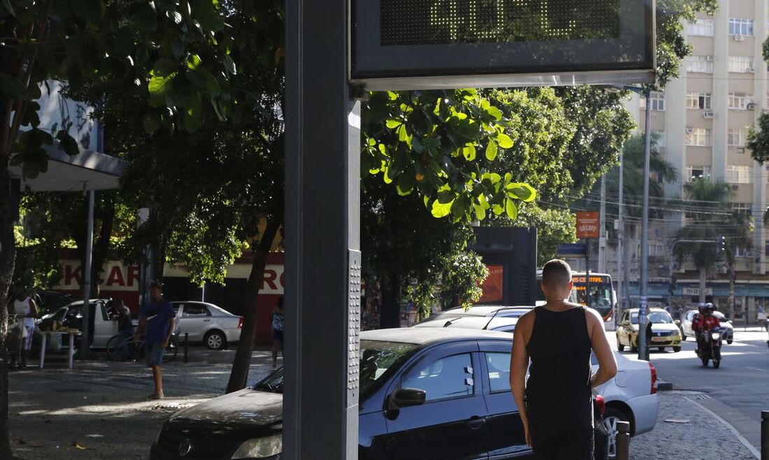 Altas temperaturas foram registradas no Ri de Janeiro neste dmingo (15)