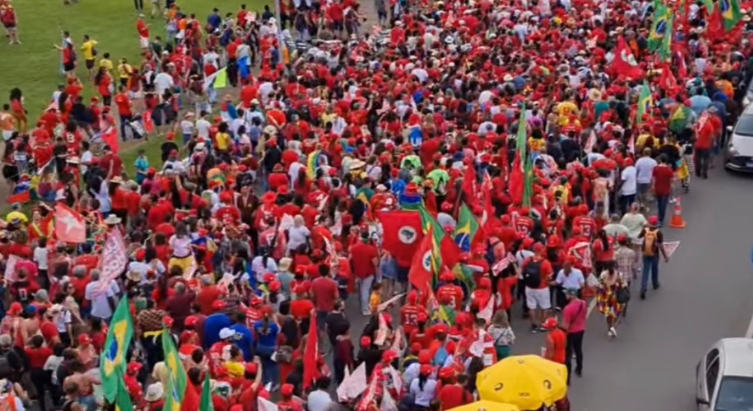 Apoiadores de Lula em Brasília