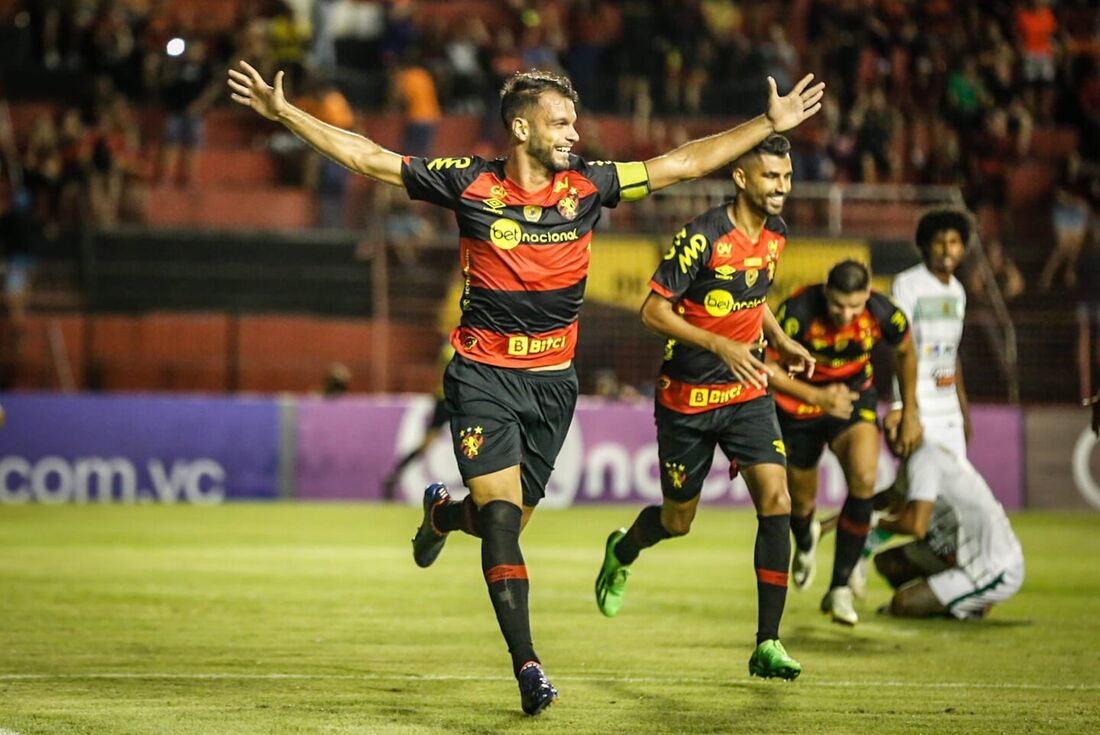 Rafael Thyere, zagueiro do Sport, tem 194 aparições com a camisa do Leão