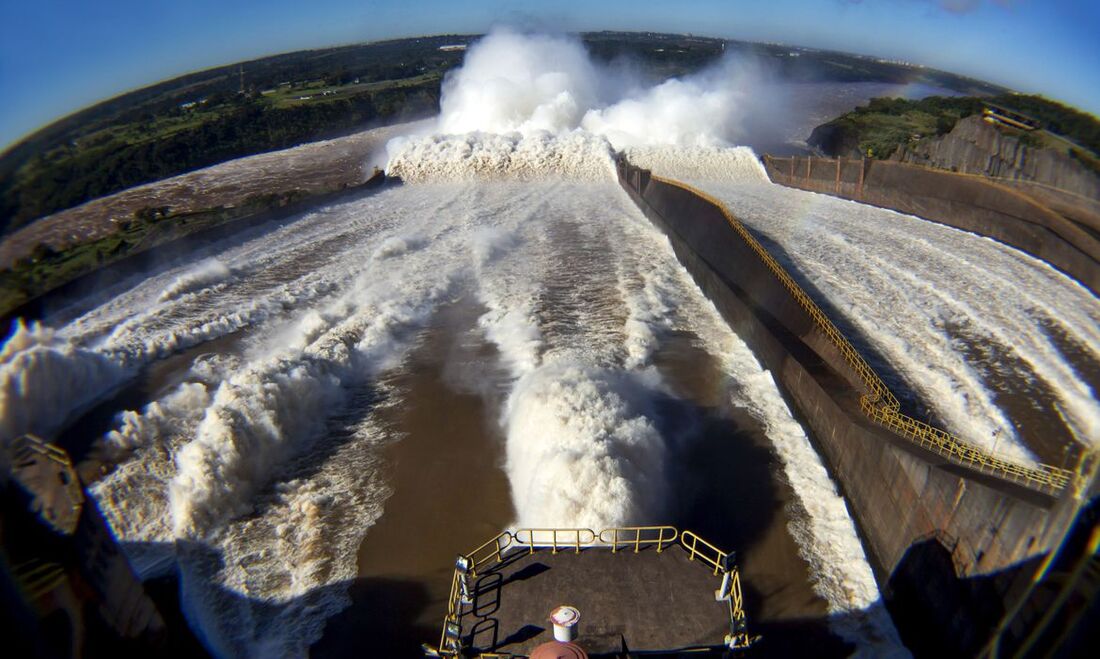 Vertedouro de Itaipu