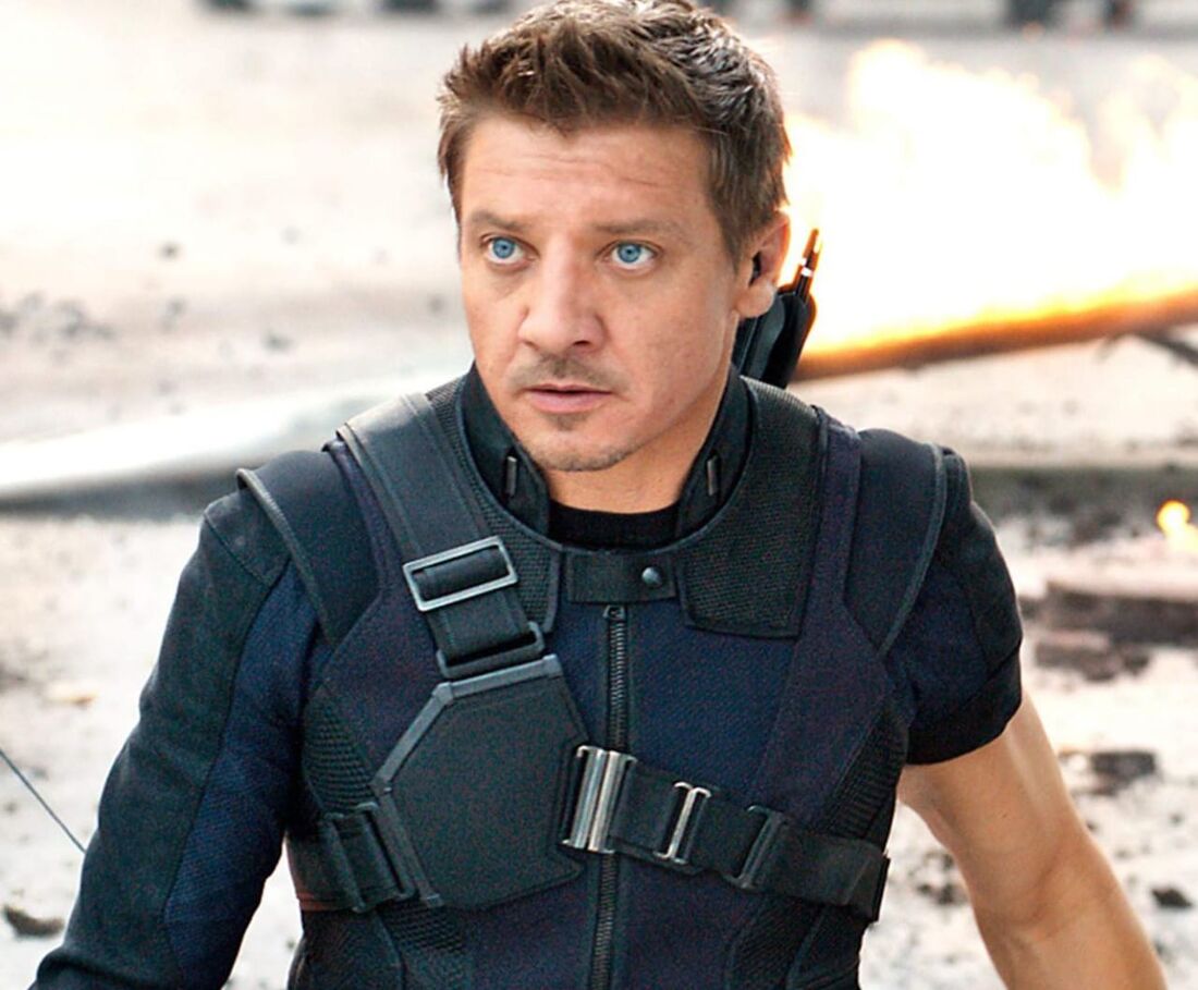 Ator Jeremy Renner, conhecido por entrepertar o Gavião Arqueiro da Marvel