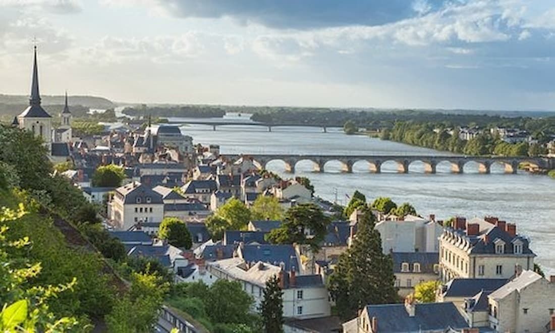 Cidade de Pantin, atual Pantine, na França. O objetivo da mudança é gerar conscientização sobre a "igualdade entre homens e mulheres" e combater a "violência contra as mulheres"