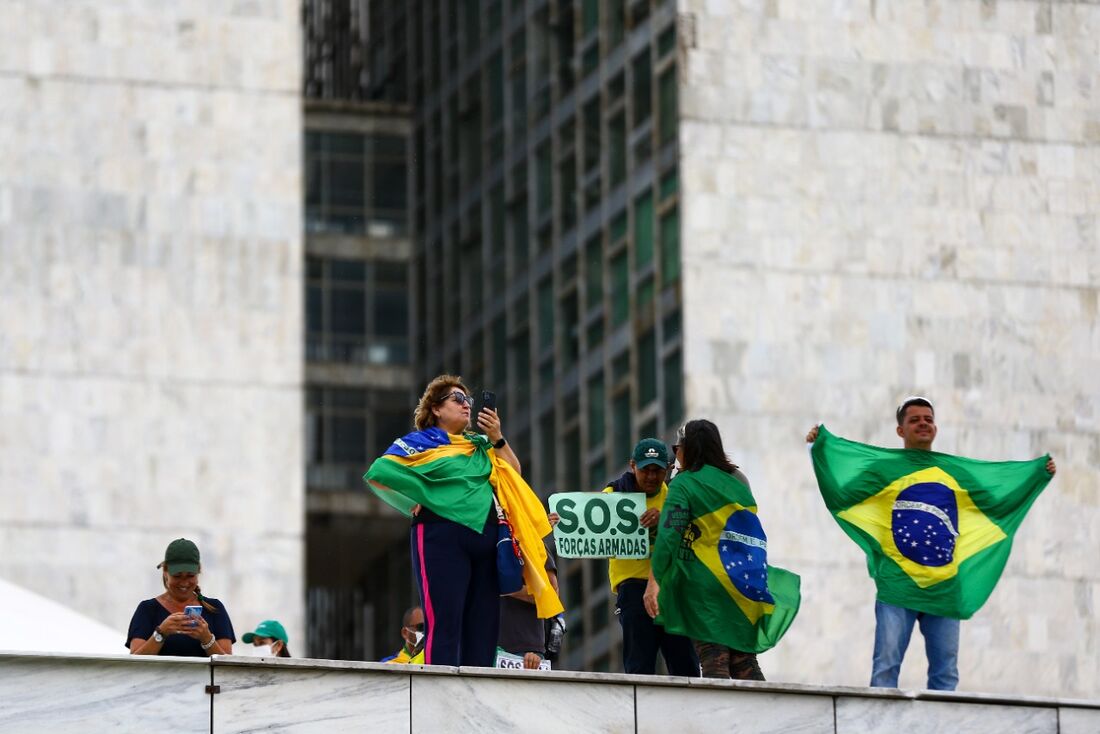 Bolsonaristas em atos antidemocráticos