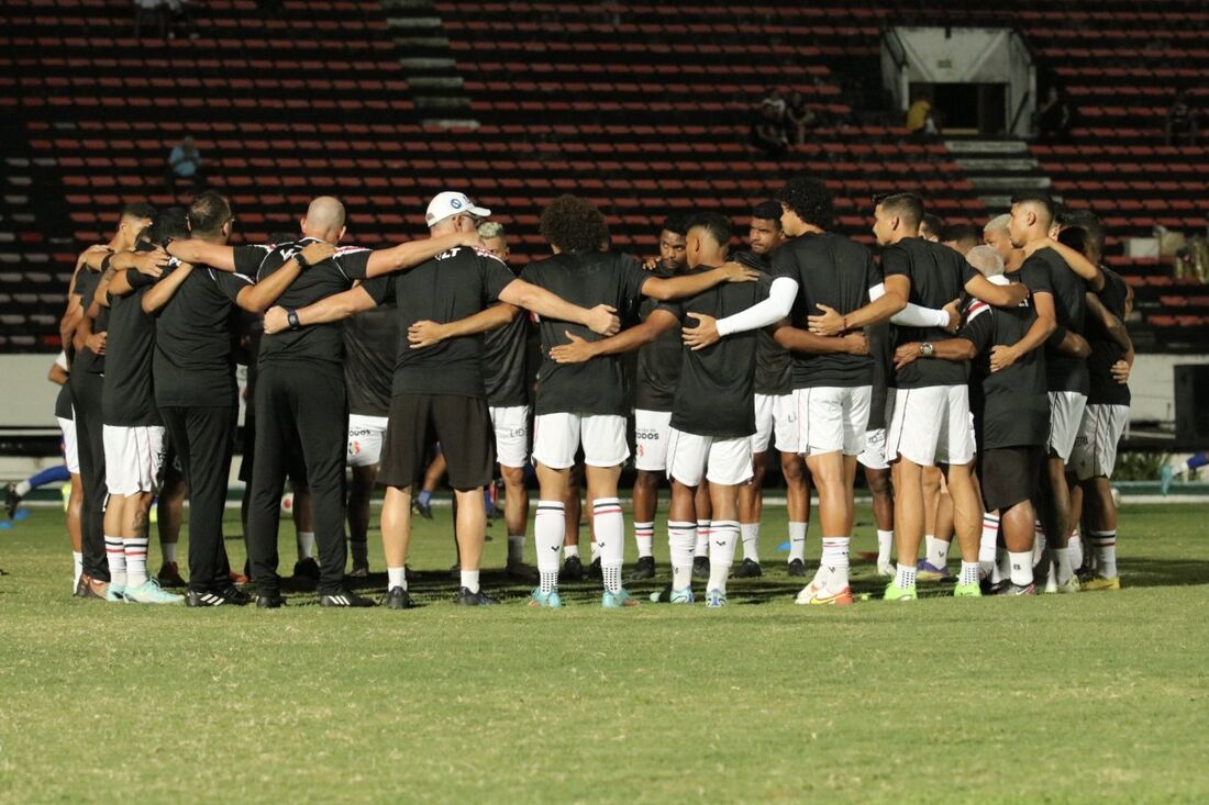 Santa enfrentará o Vitória no sábado (21)