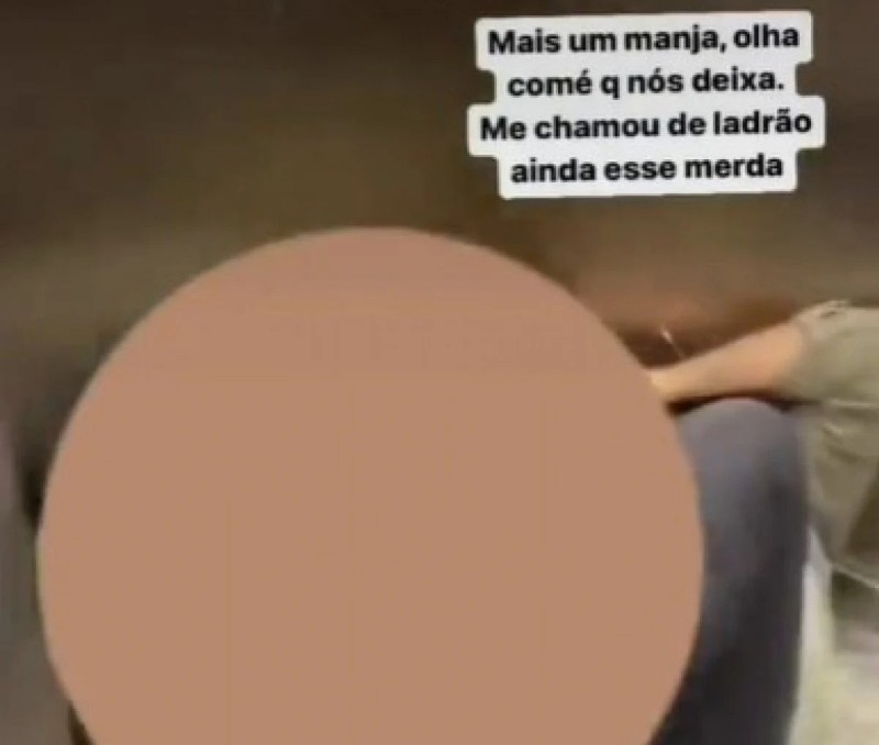 Um dos homens agredido e filmado por barbeiro; vídeos eram publicados em redes sociais 