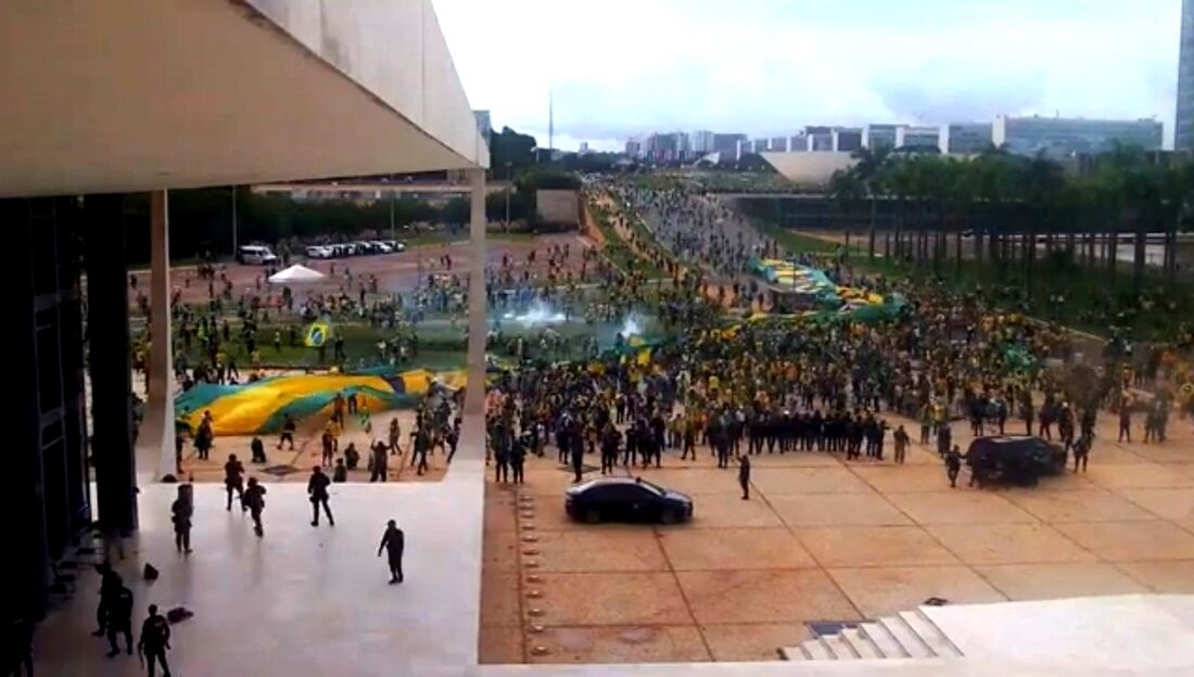 Imagens divulgadas pelo STF mostram o dia da invasão em Brasília