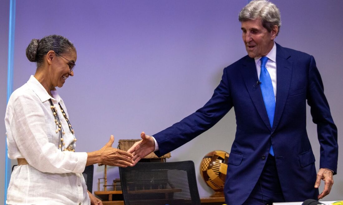 Encontro entre a ministra do Meio Ambiente, Marina Silva e o senador Norte-americano, John Kerry